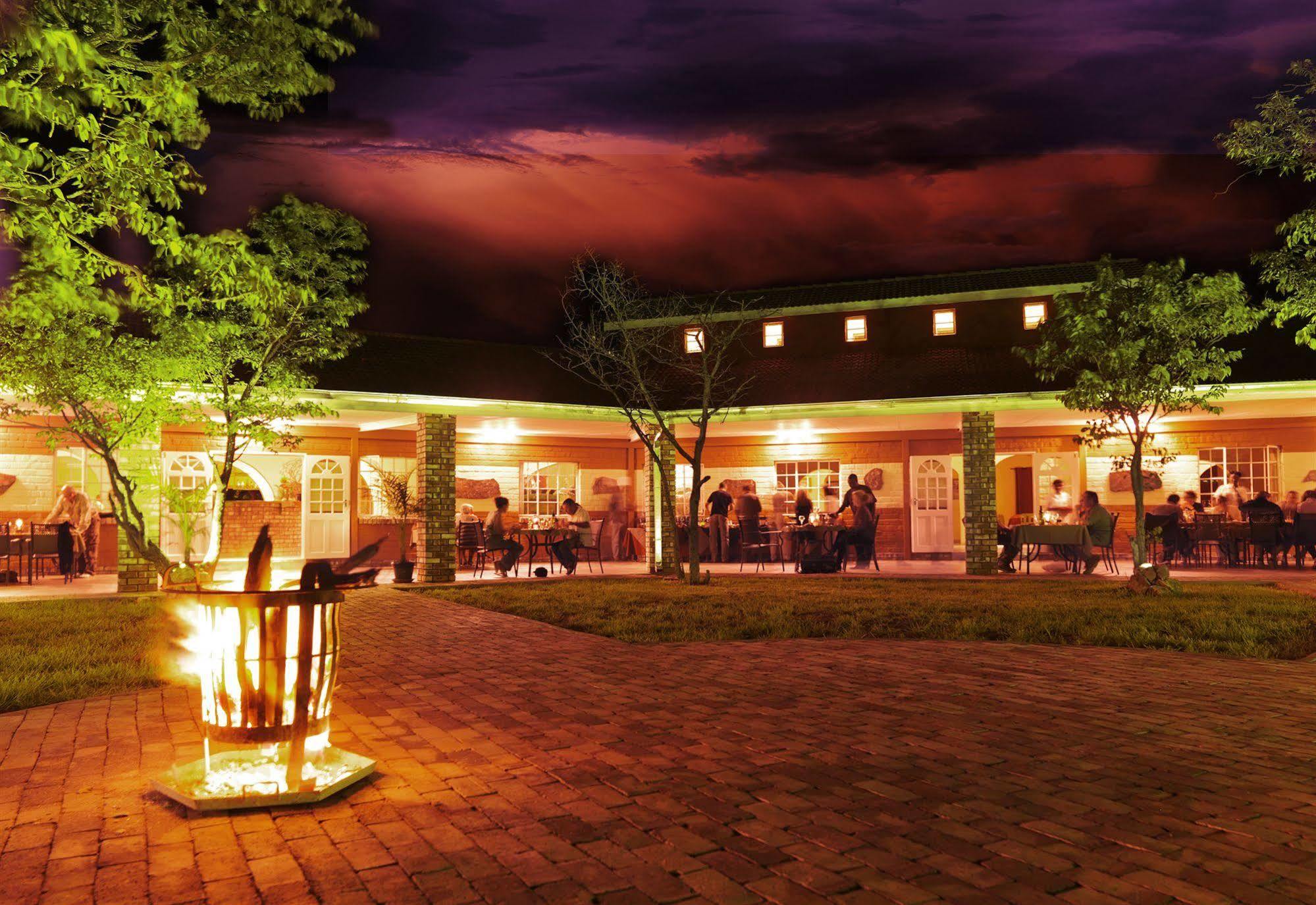 Damara Mopane Lodge Khorixas Eksteriør billede