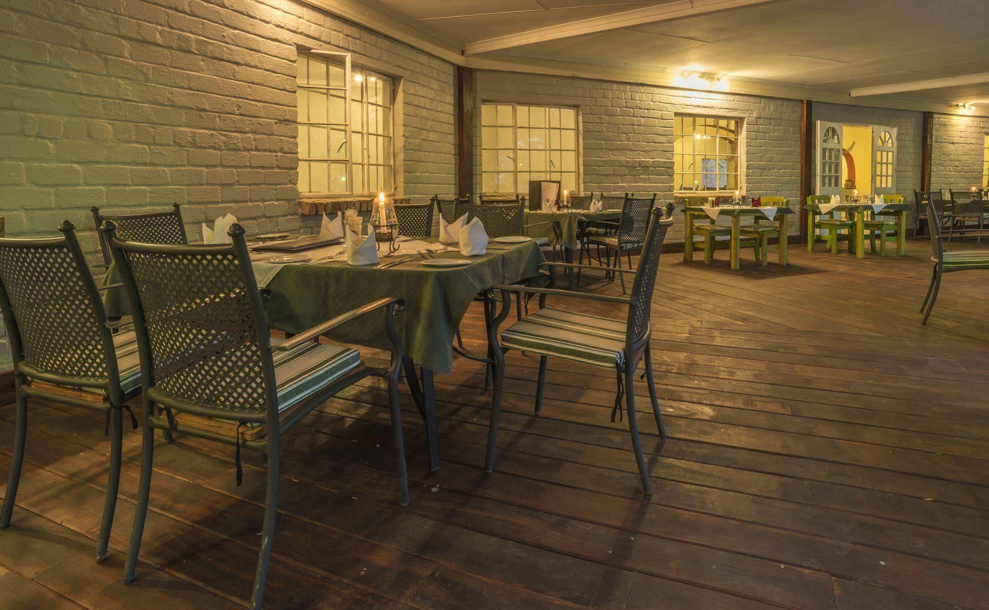 Damara Mopane Lodge Khorixas Eksteriør billede