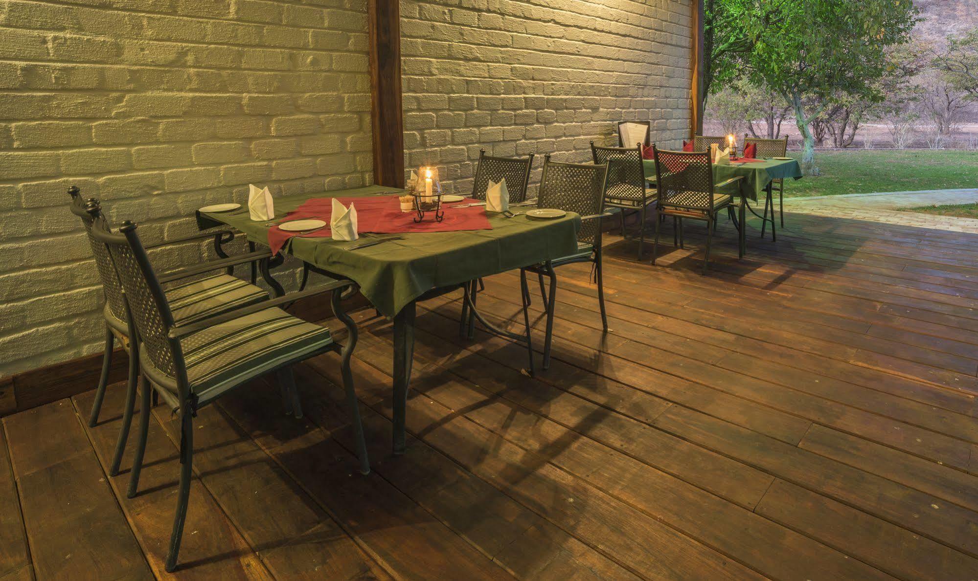 Damara Mopane Lodge Khorixas Eksteriør billede